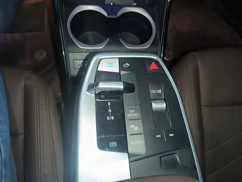 BMW iX1 — миниатюра 14