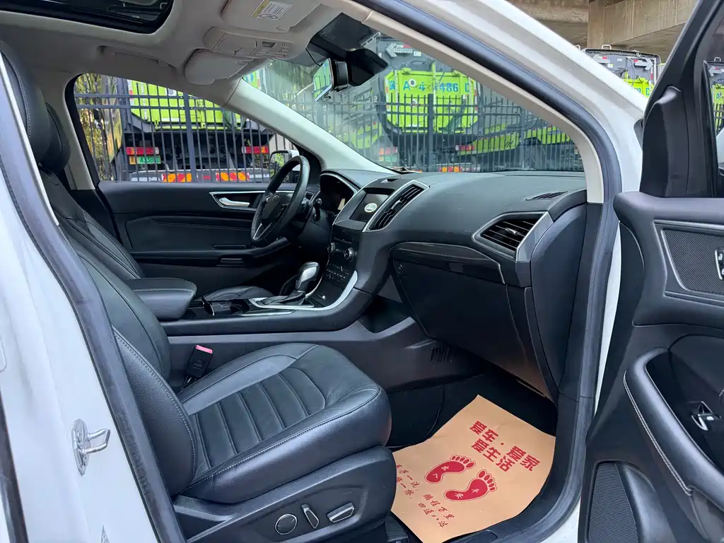 Ford Edge — миниатюра 11