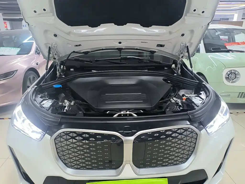 BMW iX1 — миниатюра 20