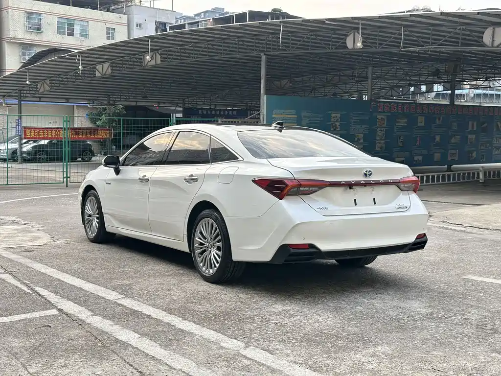Toyota Avalon — миниатюра 5