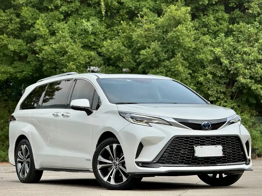 Toyota Granvia — миниатюра 3