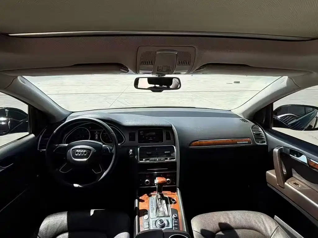 Audi Q7 — миниатюра 5