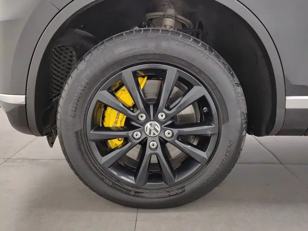 Volkswagen Touareg — миниатюра 17