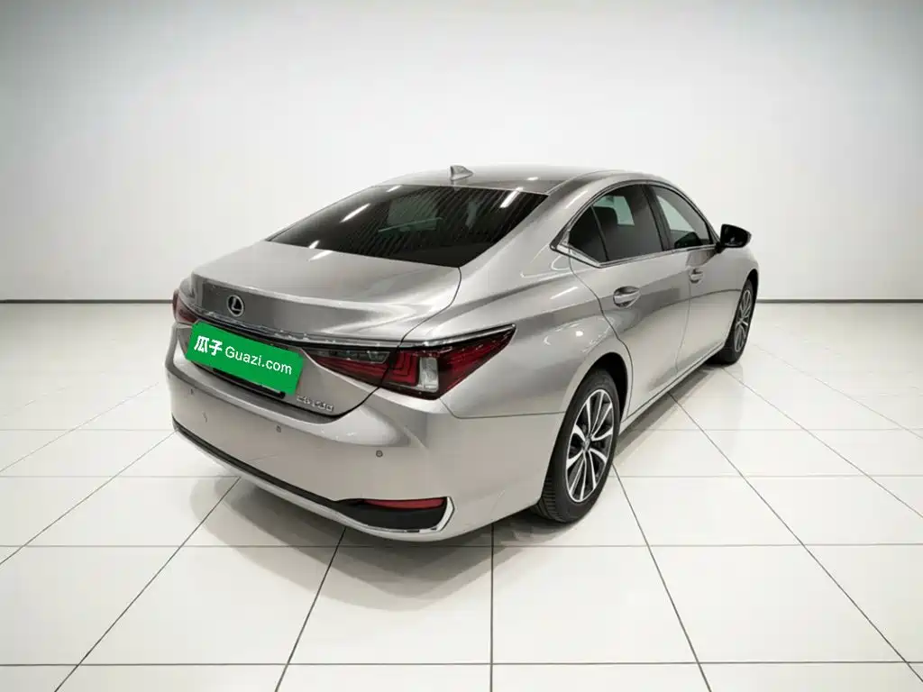 Lexus ES — миниатюра 4
