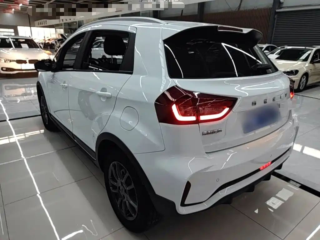 Geely Vision X3 — миниатюра 5