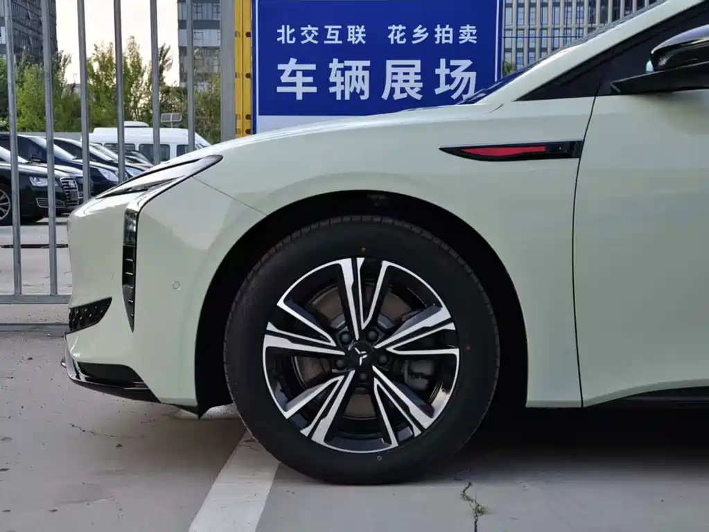 Hongqi Hongqi EH7 — миниатюра 6