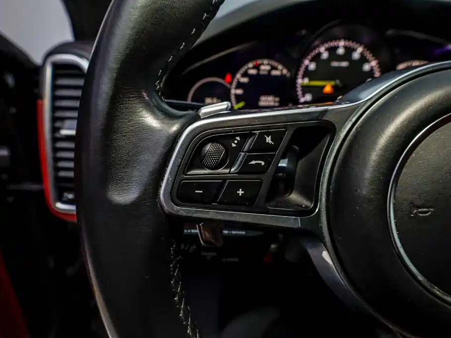 Porsche Cayenne Hybrid — миниатюра 16