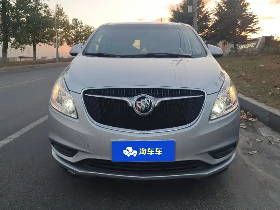 Buick GL8 — миниатюра 2