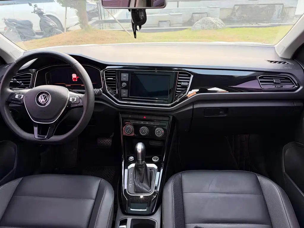 Volkswagen T-Roc — миниатюра 15