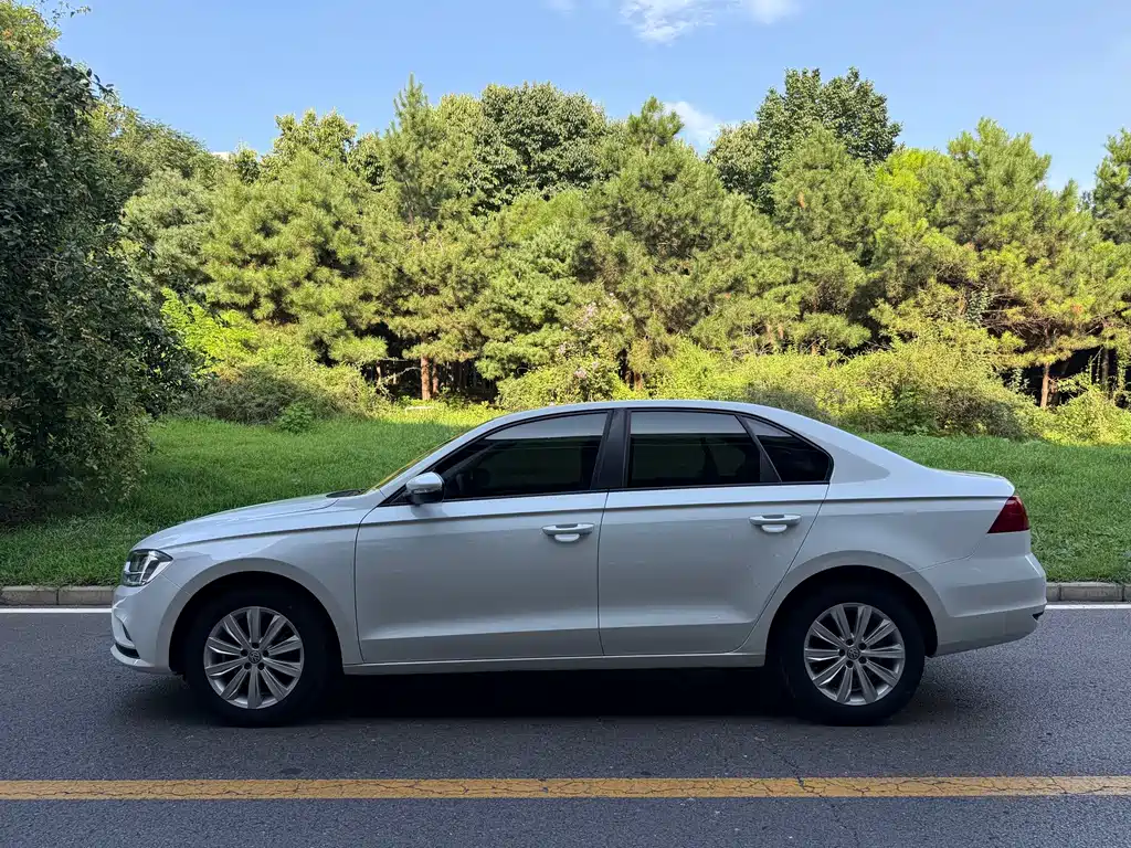 Volkswagen Bora — миниатюра 3