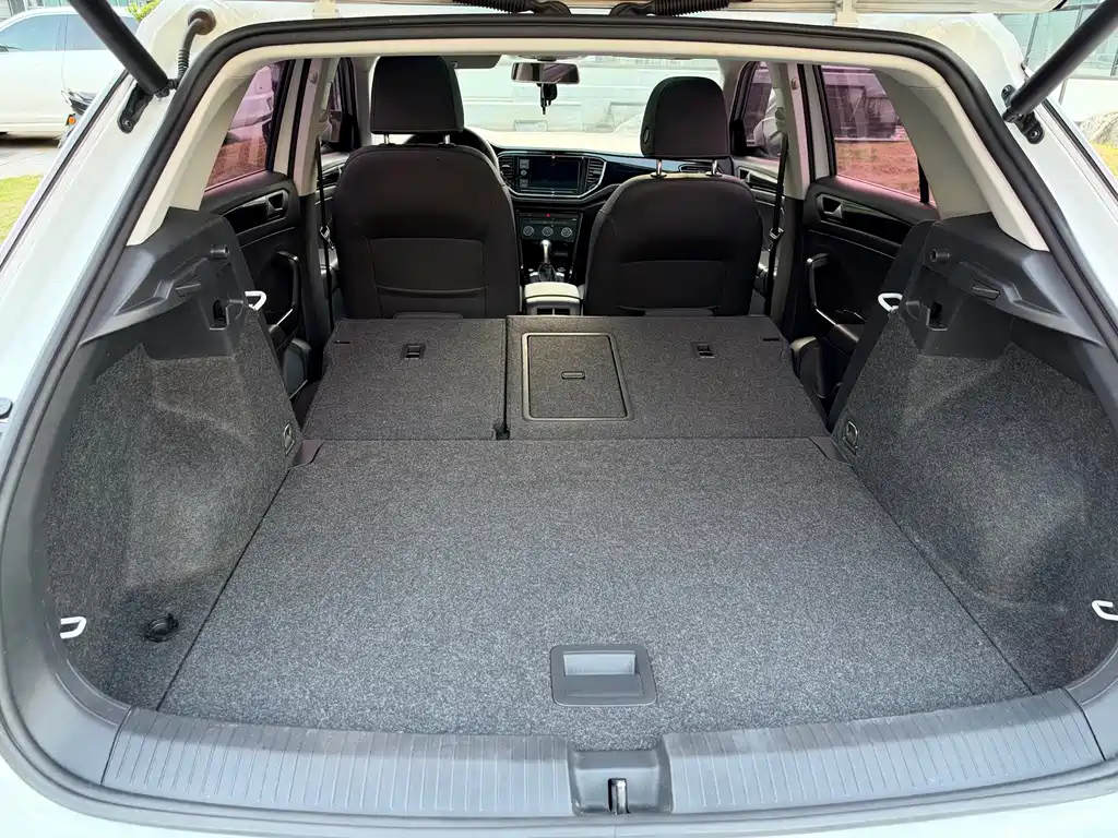 Volkswagen T-Roc — миниатюра 16