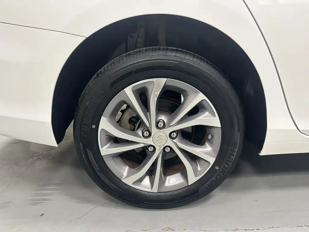 Buick Verano — миниатюра 17