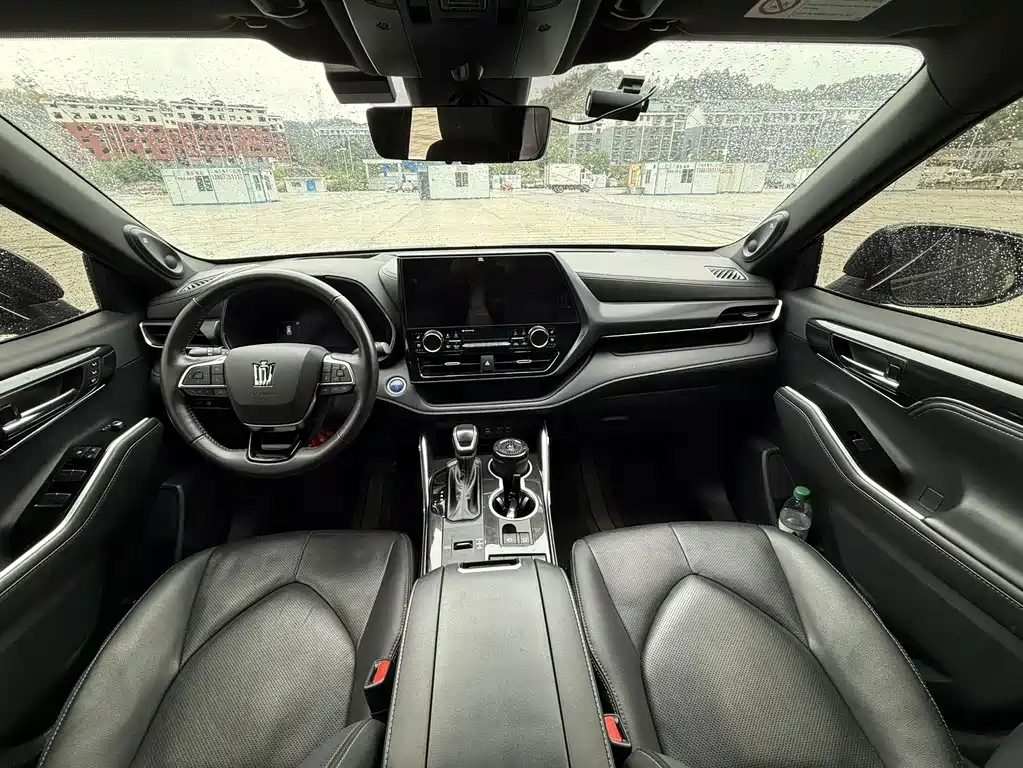 Toyota Crown Kluger — миниатюра 4