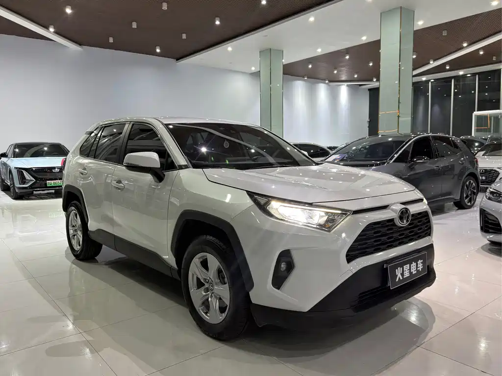 Toyota RAV4 — миниатюра 3