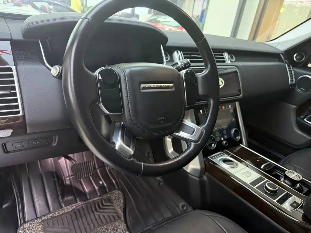 Land Rover Range Rover — миниатюра 13
