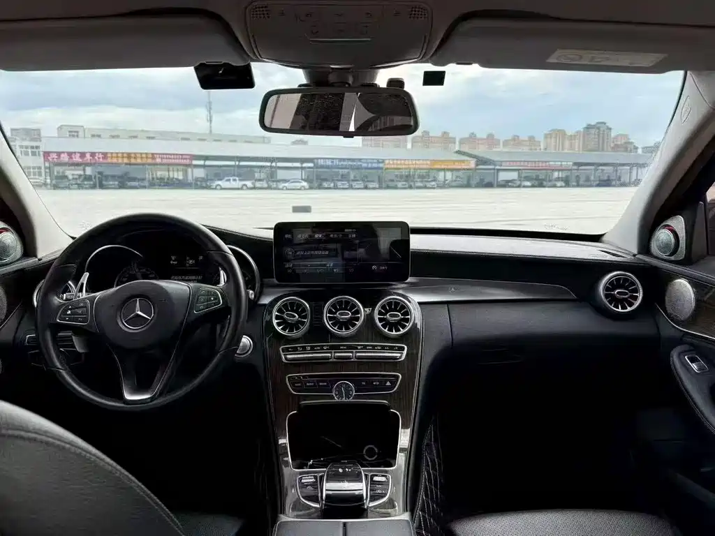 Mercedes-Benz C-Class — миниатюра 5