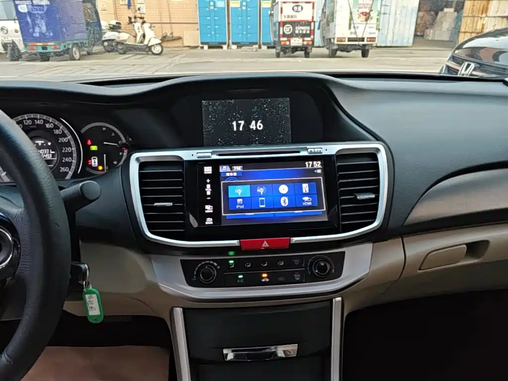 Honda Accord — миниатюра 13
