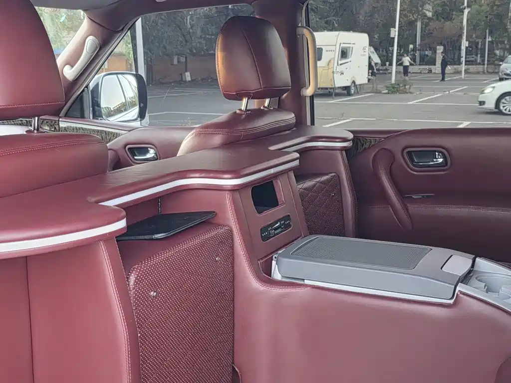 Nissan Patrol — миниатюра 13
