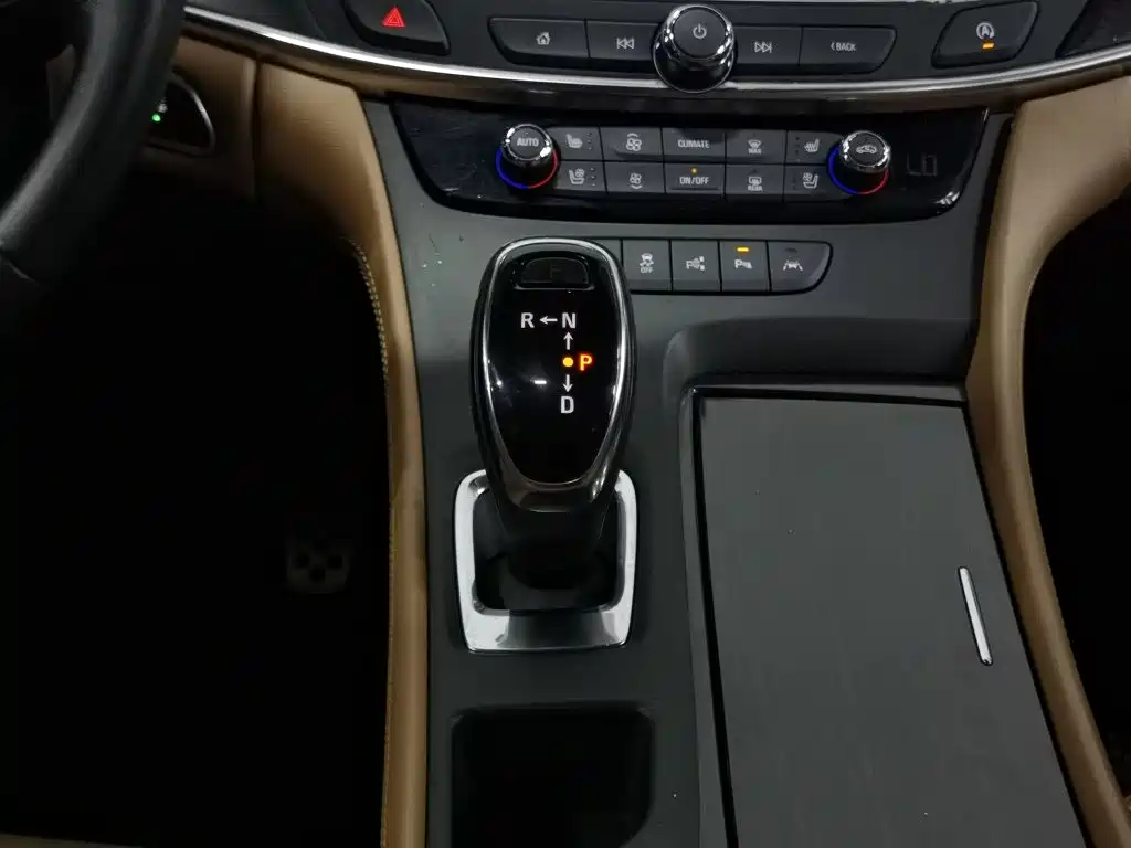 Buick LaCrosse — миниатюра 13