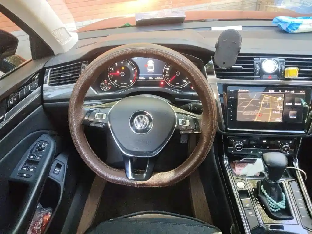 Volkswagen Phideon — миниатюра 6