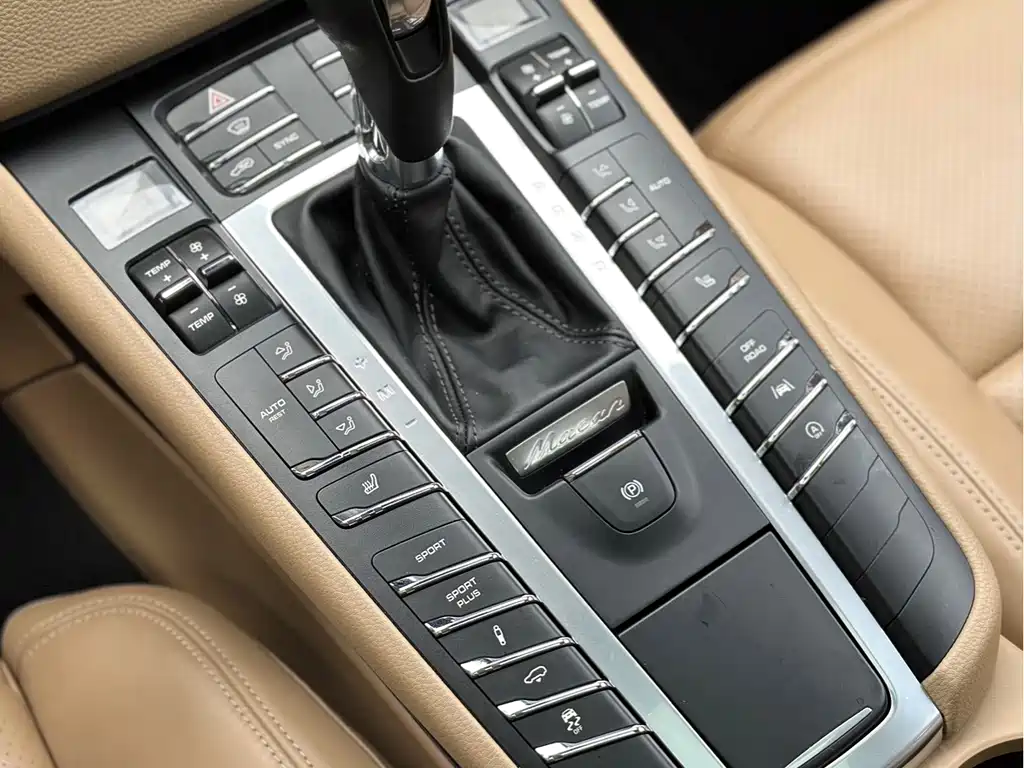 Porsche Macan — миниатюра 10