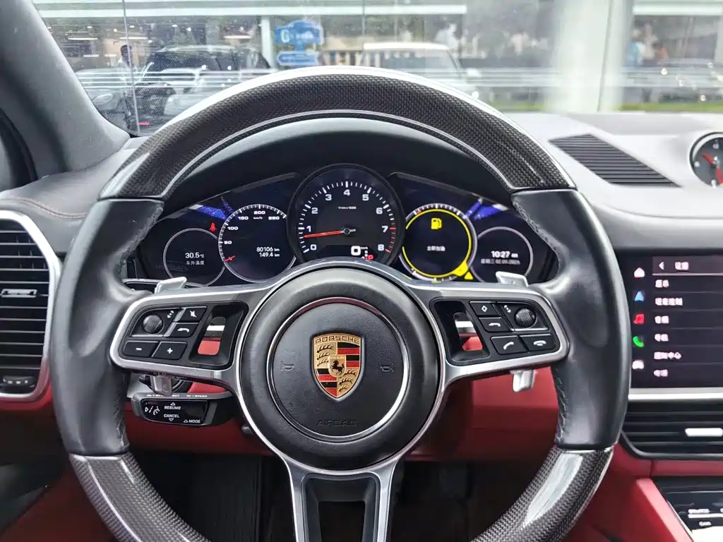 Porsche Cayenne — миниатюра 15