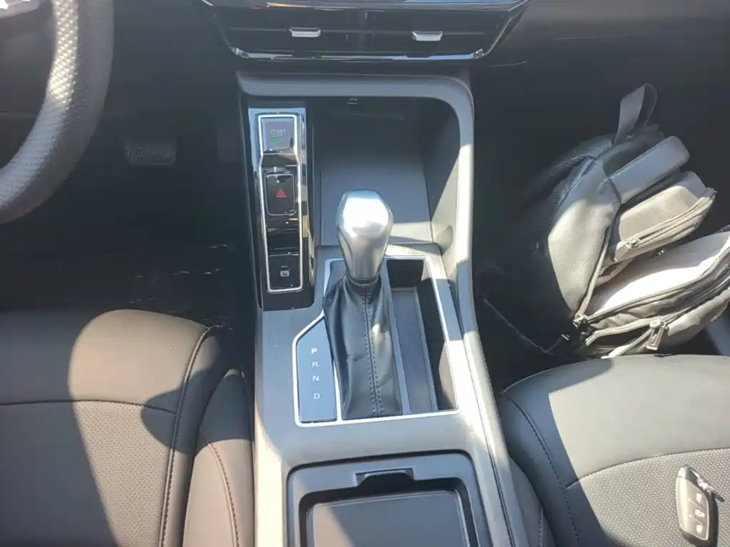 Roewe i5 — миниатюра 14