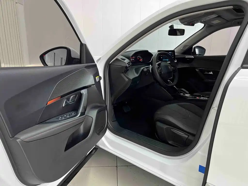 Peugeot 2008 — миниатюра 7