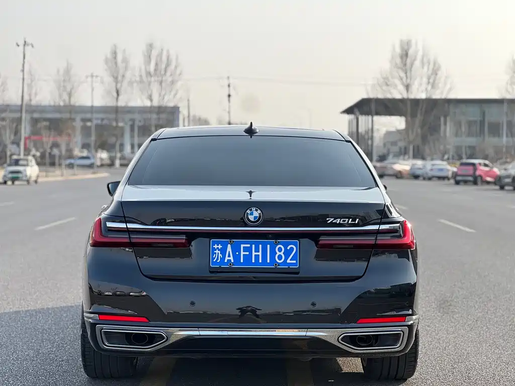 BMW 7 SERIES