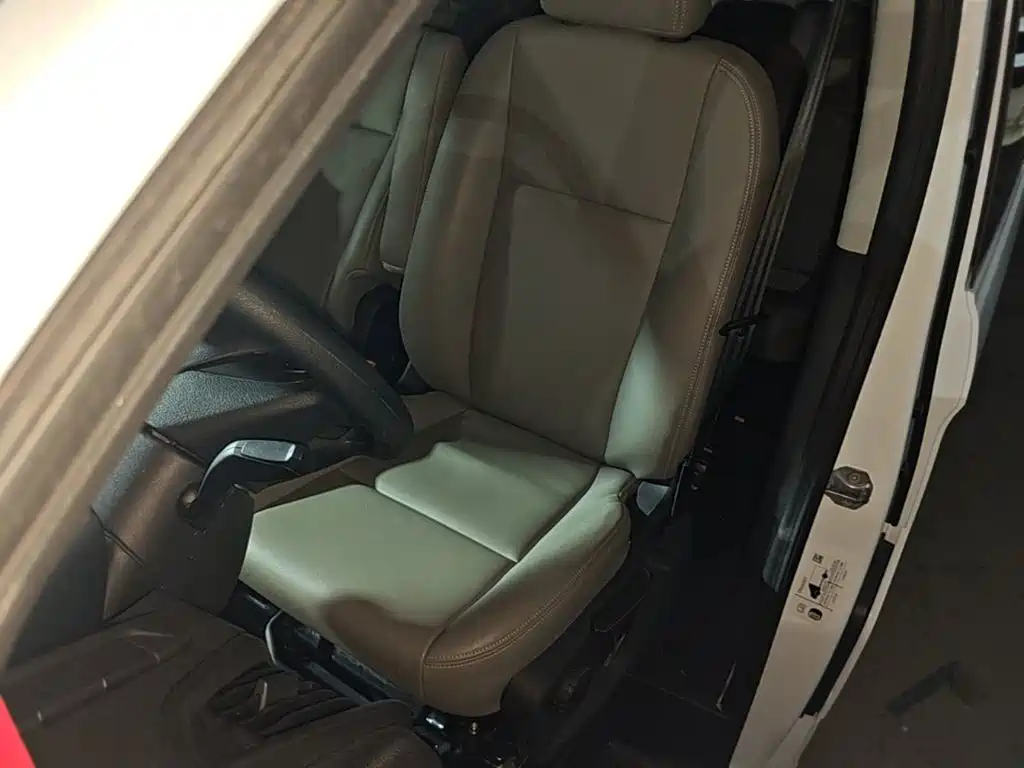 Ford Transit — миниатюра 15