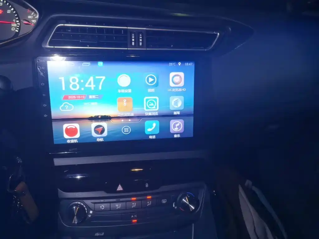Peugeot 308 — миниатюра 13