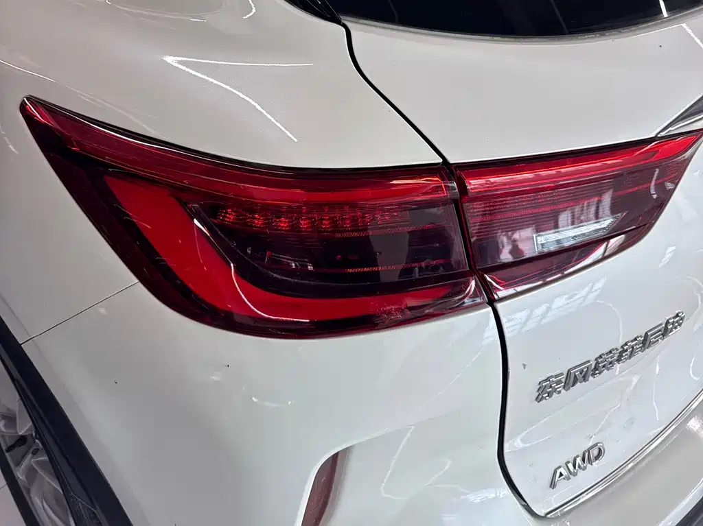 Infiniti QX50 — миниатюра 11