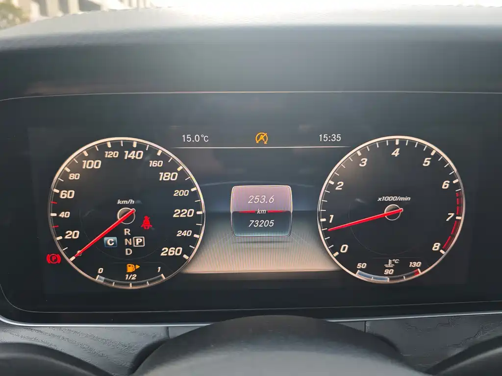 MERCEDES-BENZ E CLASS