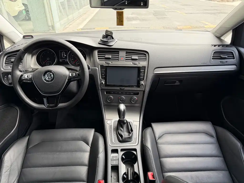 Volkswagen Golf — миниатюра 10