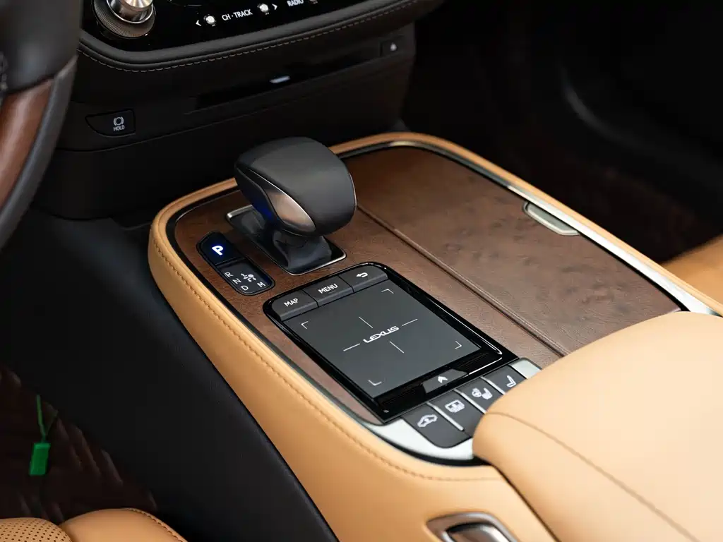 Lexus LS — миниатюра 15
