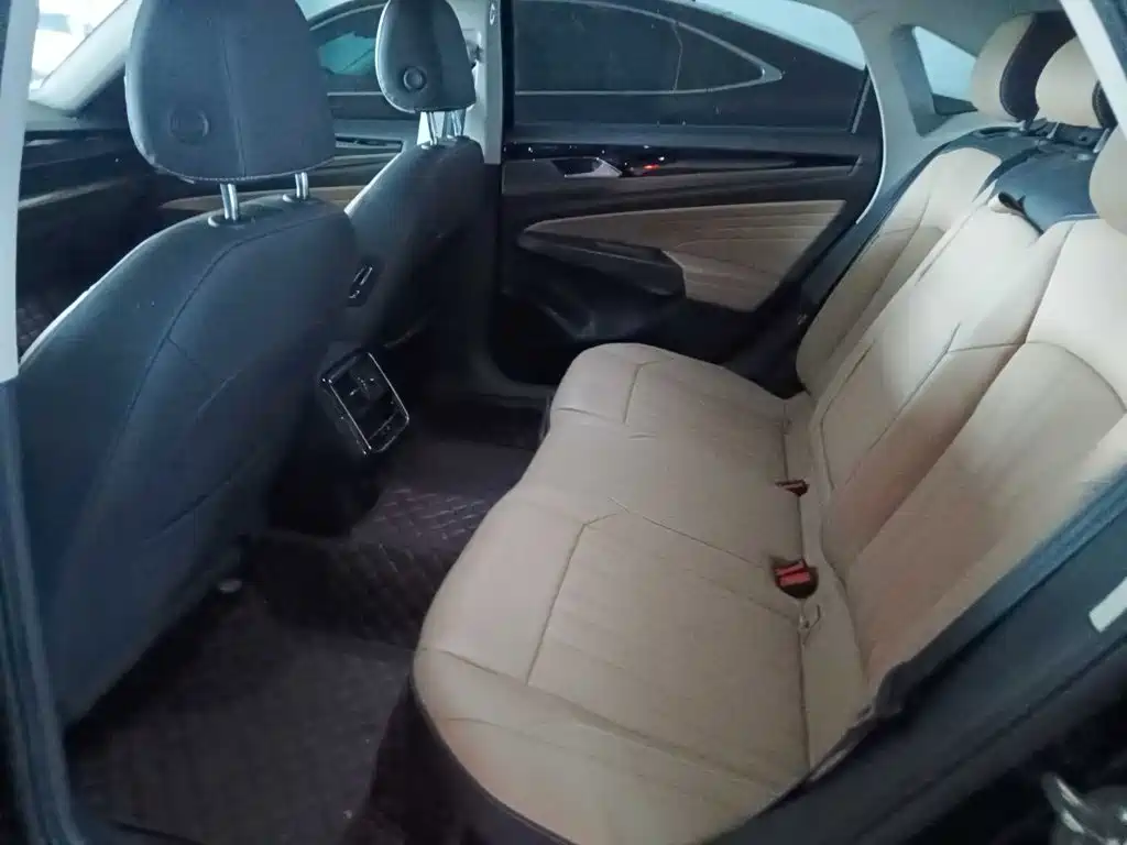 Volkswagen Passat — миниатюра 10