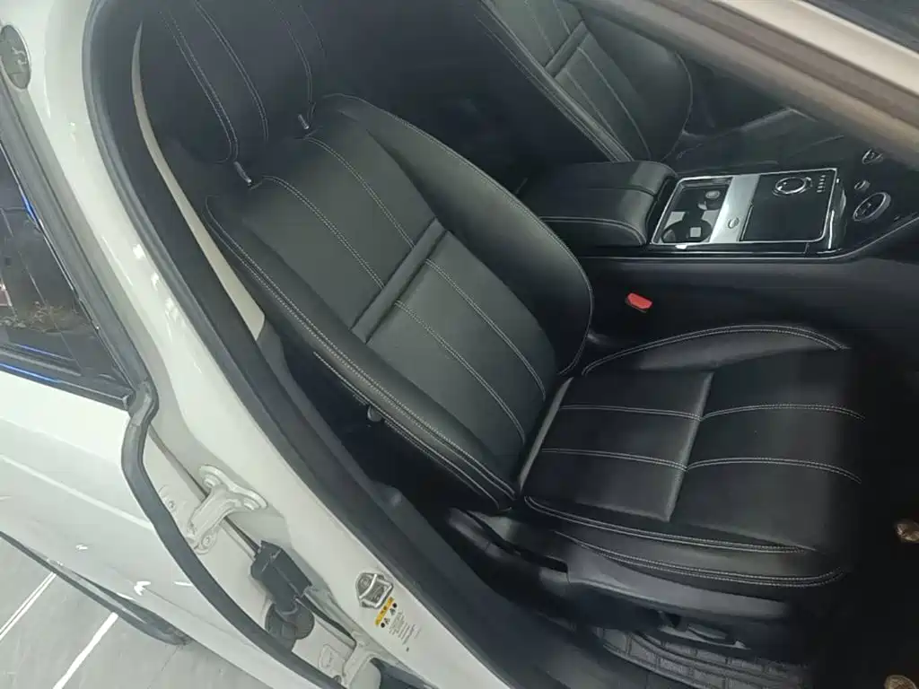 Land Rover Velar — миниатюра 25