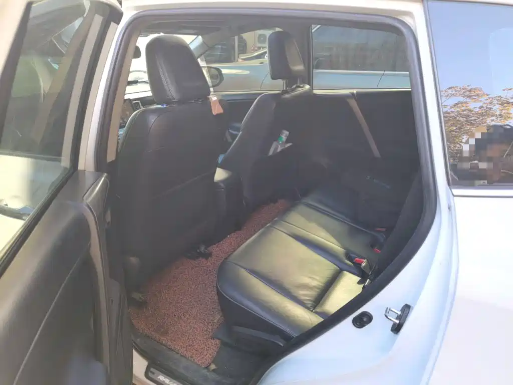 Toyota RAV4 — миниатюра 18