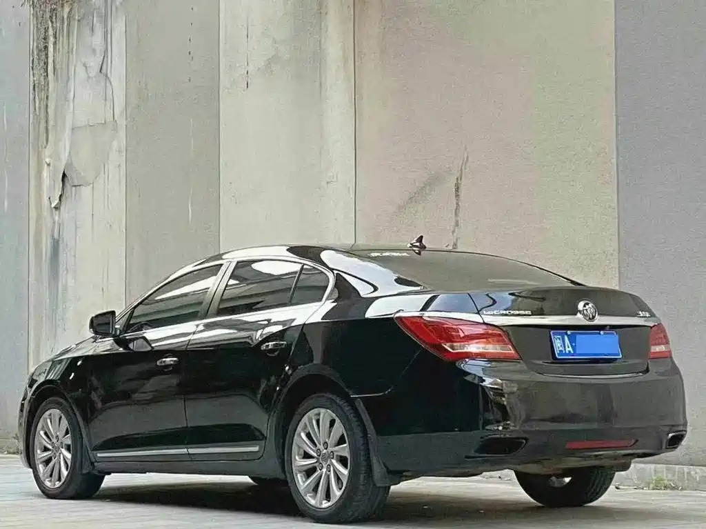Buick LaCrosse — миниатюра 3