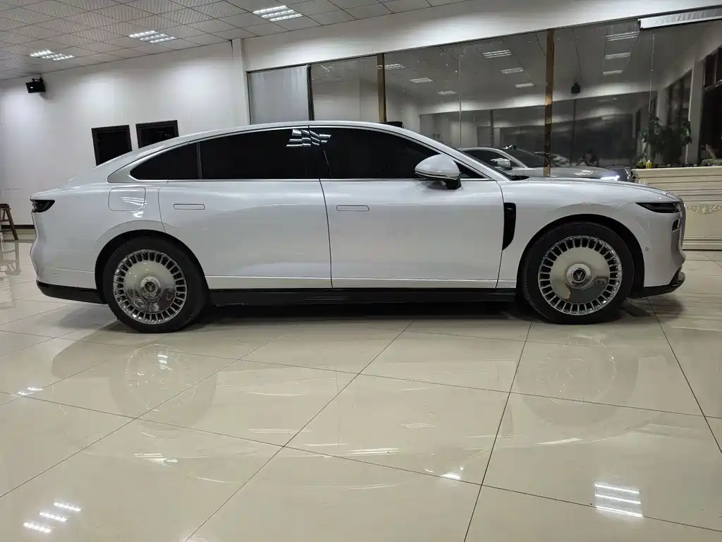 VOYAH Passion L — миниатюра 4