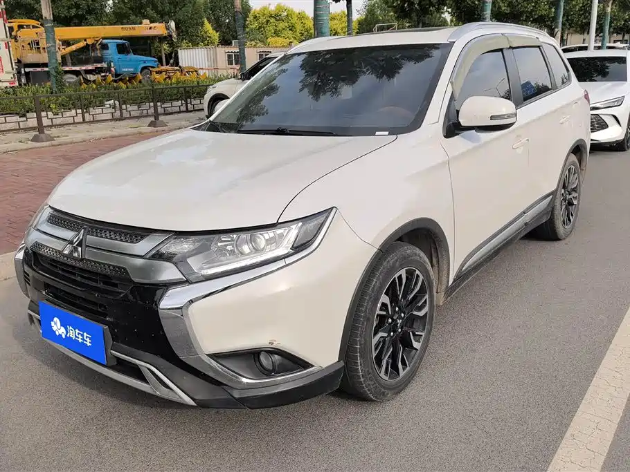Купить Mitsubishi Outlander