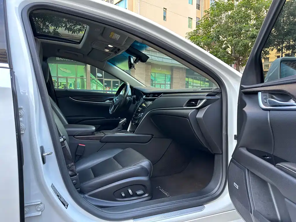 Cadillac XTS — миниатюра 13