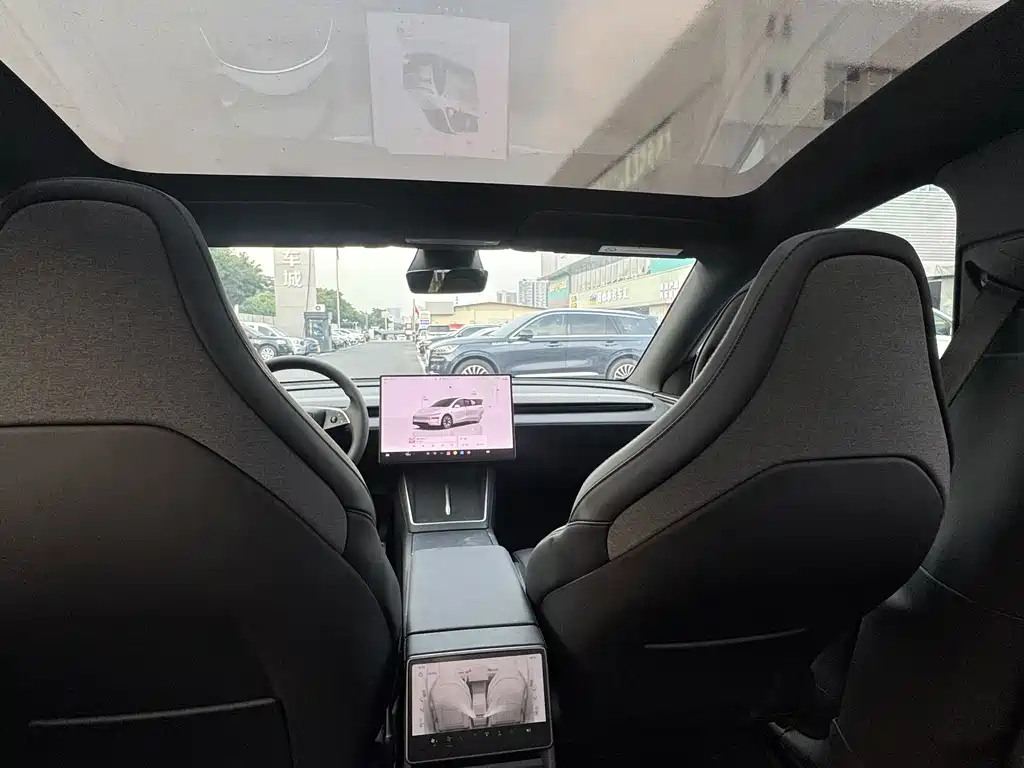 Tesla Model Y L — миниатюра 14