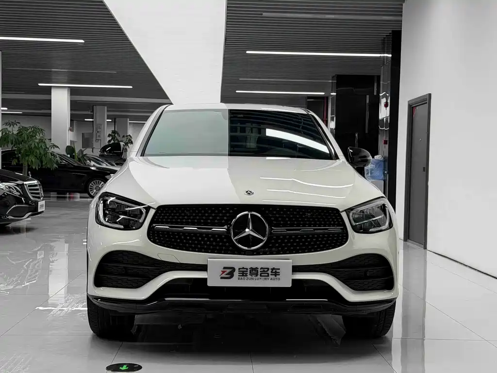 Mercedes-Benz GLC 2022 GLC 300 4MATIC AMG Line SUV
