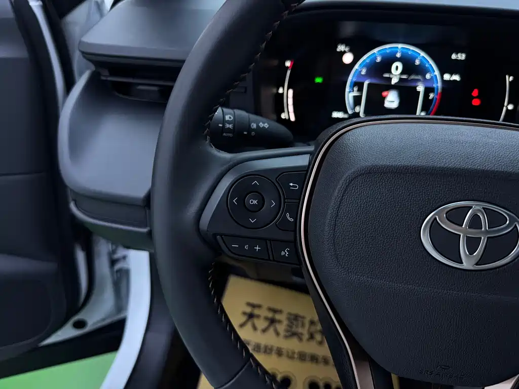 Toyota Corolla Cross — миниатюра 20