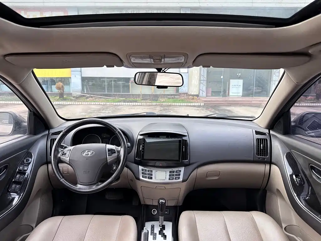 Hyundai Elantra — миниатюра 5