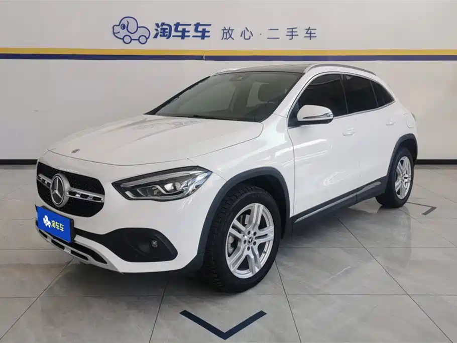 MERCEDES-BENZ GLA
