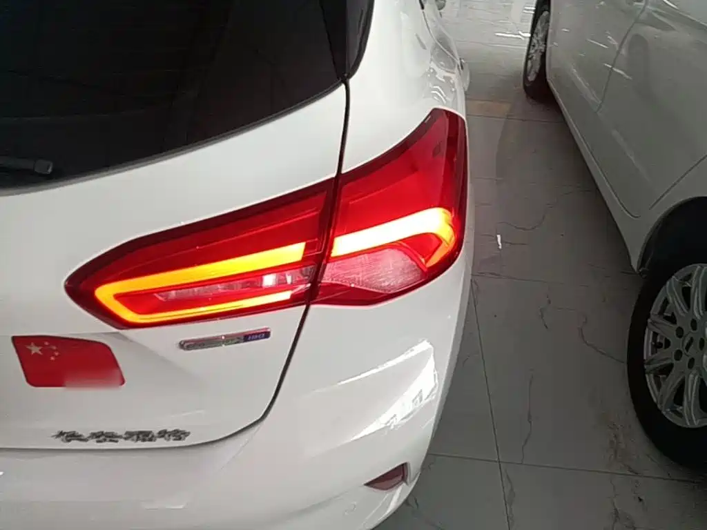 Ford Focus — миниатюра 8