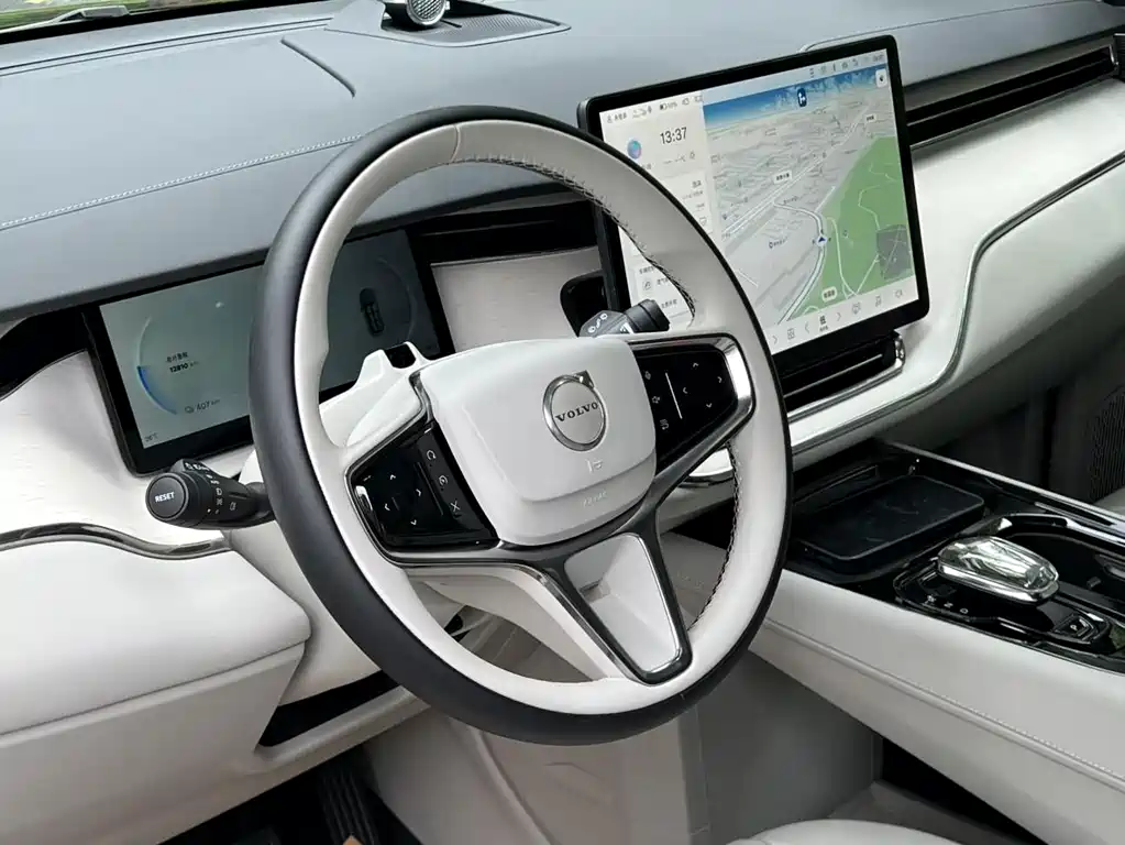 Volvo EM90 — миниатюра 6