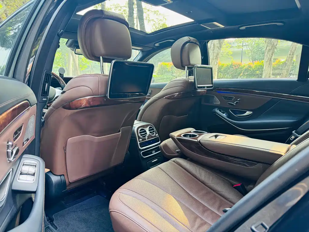 Mercedes-Benz S-Class — миниатюра 12
